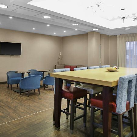 Hampton Inn Chicago Elgin/I-90 Bagian luar foto